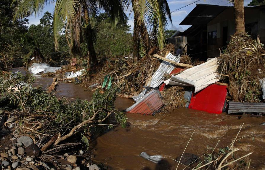 Hallan cuerpo de niña y ascienden a 10 las víctimas por huracán en Costa Rica