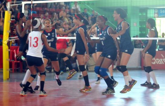 Erika Asencio logró 21 puntos en el triunfo de Metas en voleibol Claro