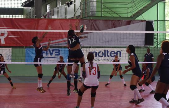 Erika Asencio logró 21 puntos en el triunfo de Metas en voleibol Claro