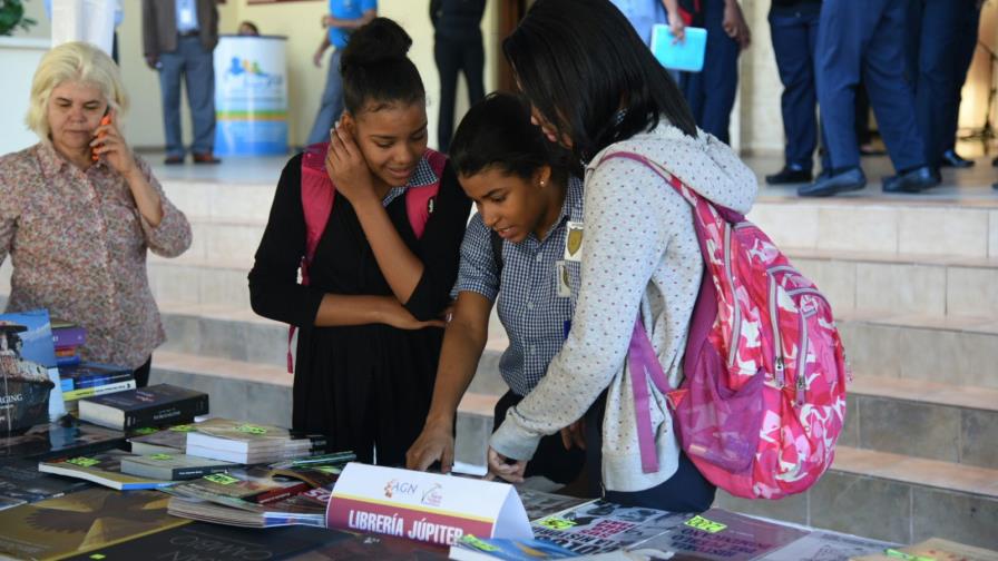 Inician Feria del Libro de Historia Dominicana Inician Feria del Libro de Historia Dominicana