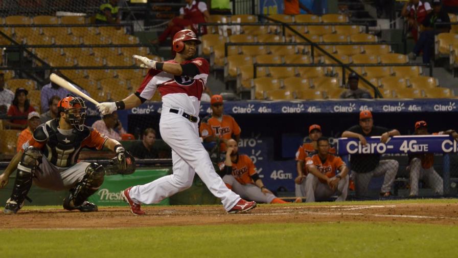 Jimmy Paredes se dejó conquistar por el juego de las bolas y strikes