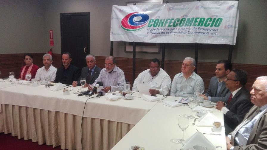 Comerciantes ponen estructuras a disposición del gobierno Comerciantes ponen estructuras a disposición del gobierno