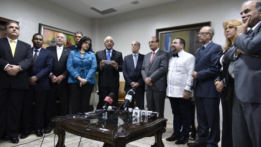 Los partidos opositores inician presiones a la Junta Central Electoral Los partidos opositores inician presiones a la Junta Central Electoral