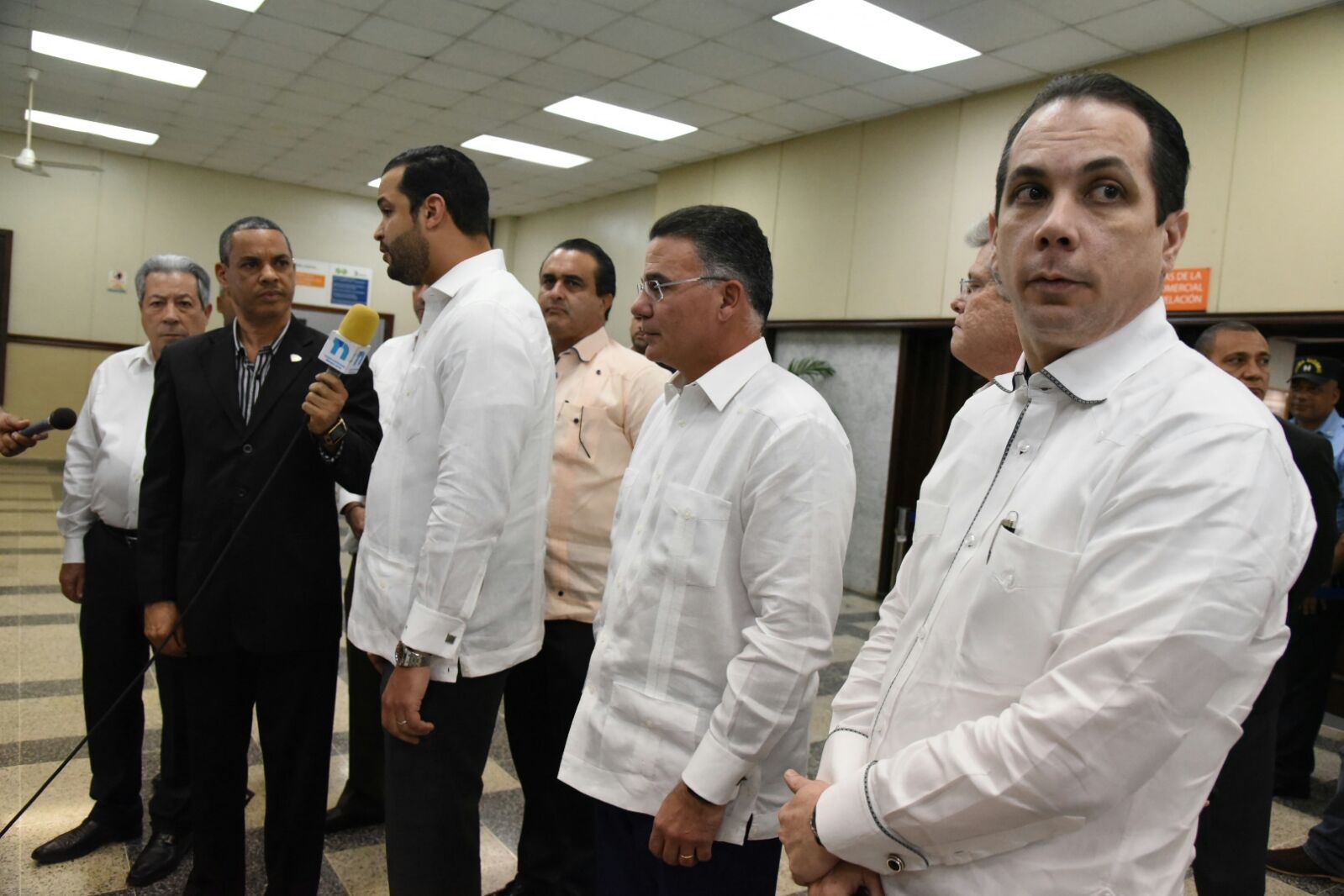 Parte de los empresarios que asistieron a la audiencia de conocimiento del recurso de amparo en contra del supuesto monopolio en el transporte