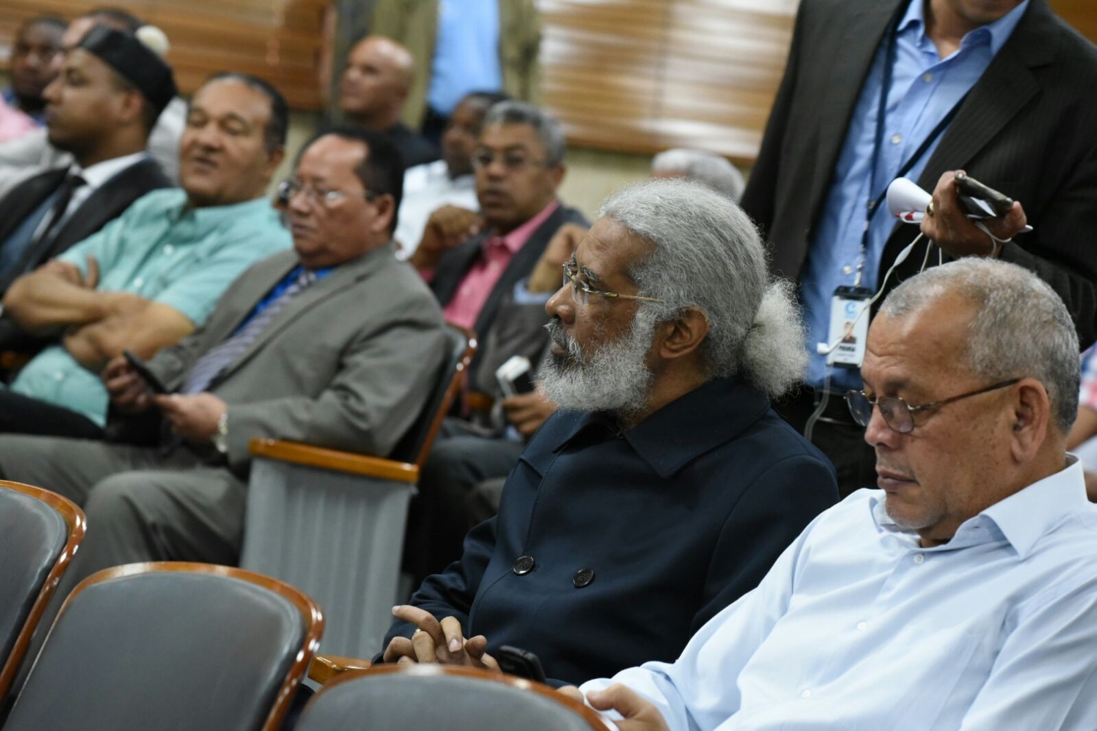 Empresarios del transporte que asistieron a la audiencia en el Tribunal Superior Administrativo que conoció el recurso de amparo en contra del supuesto monopolio en el transporte