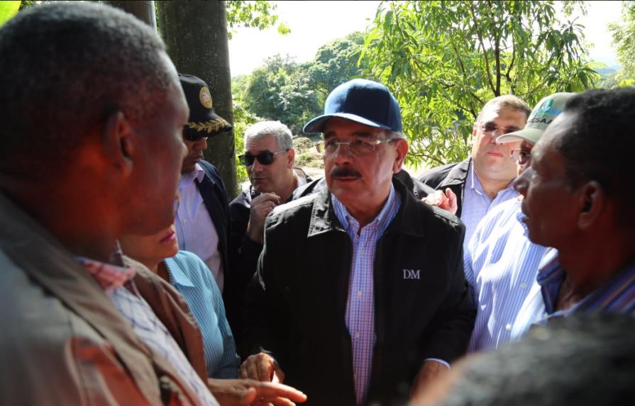 Presidente Medina visita a Villa Isabela, en Puerto Plata