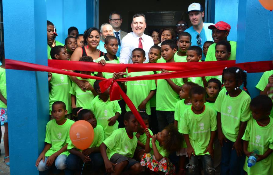 Fundación Sunshine Heroes, por la comunidad de Bayaguana