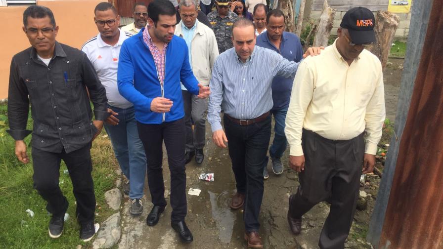 Afectados por inundaciones en el Cibao reciben ayuda de Telemaratón