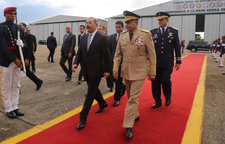 Presidente Medina viaja a Cuba para asistir a los funerales de Fidel Castro