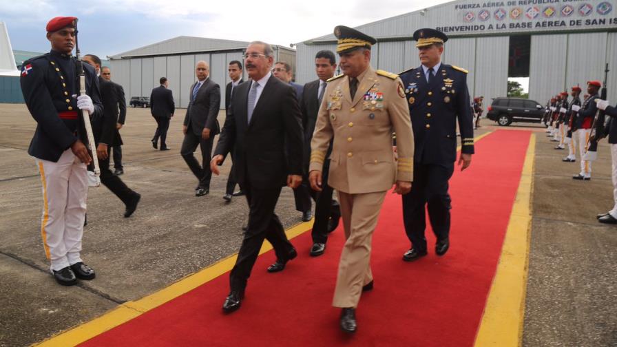 Presidente Medina viaja a Cuba para asistir a los funerales de Fidel Castro