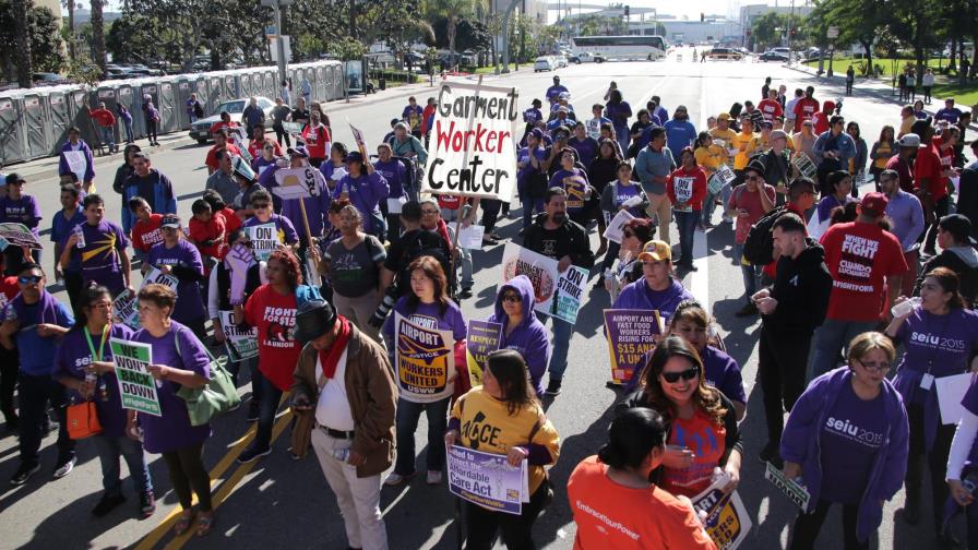 Arrestan dominicanos que demandaban  aumento del salario mínimo en Nueva York