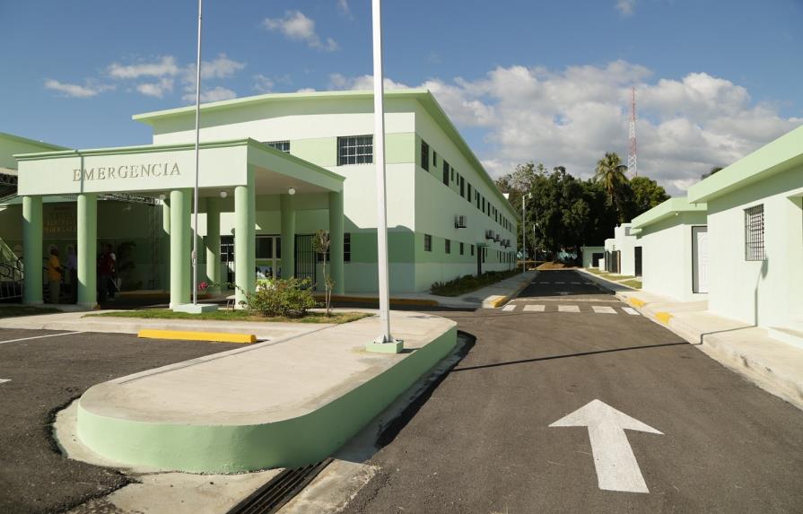 Gobierno entrega nuevo hospital en Pedernales