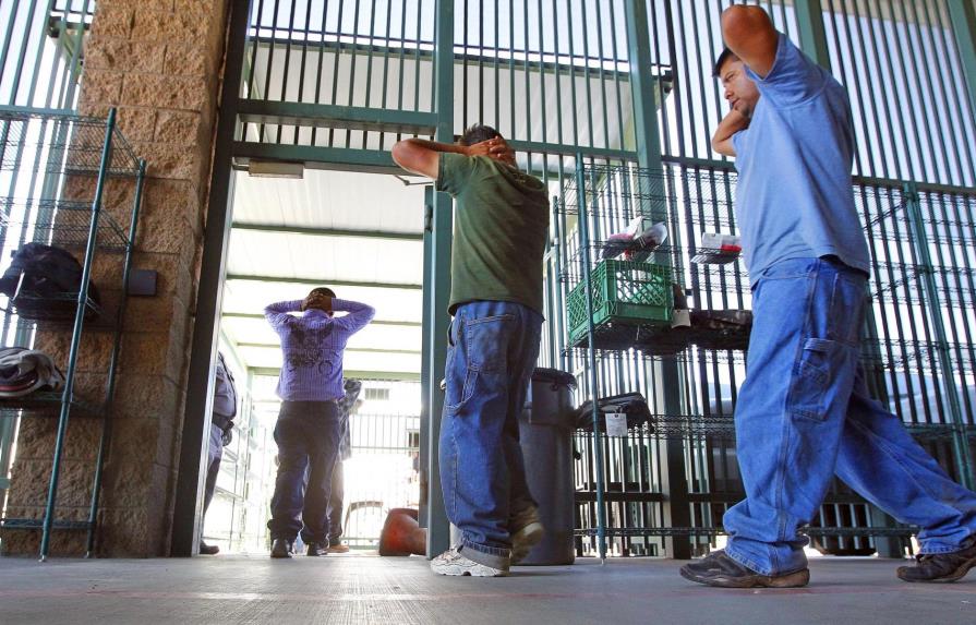 Corte Suprema de EE.UU. pondera duración de detenciones de inmigrantes 