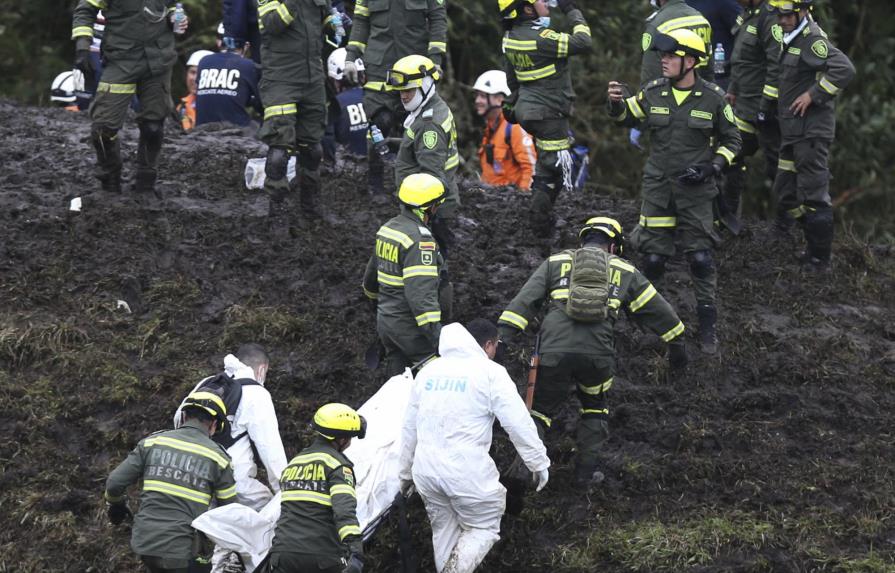 Confirman avión en el que viajaba equipo de fútbol brasileño no tenía combustible cuando se estrelló