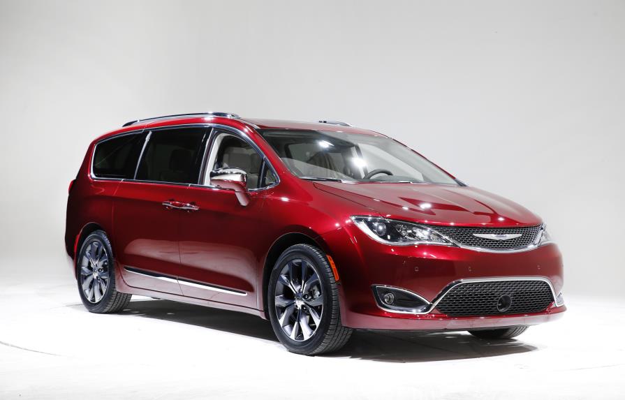Chrysler anuncia la minivan híbrida de mayor rendimiento
