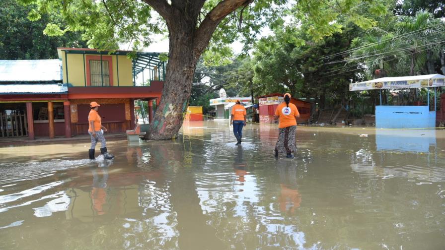 Defensa Civil pide donación de 25 pares de botas para trabajar en las zonas de desastre