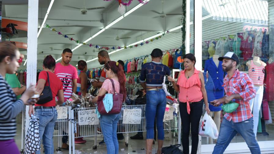 Comercio en Santiago ya hace ofertas para  la celebrar la Navidad