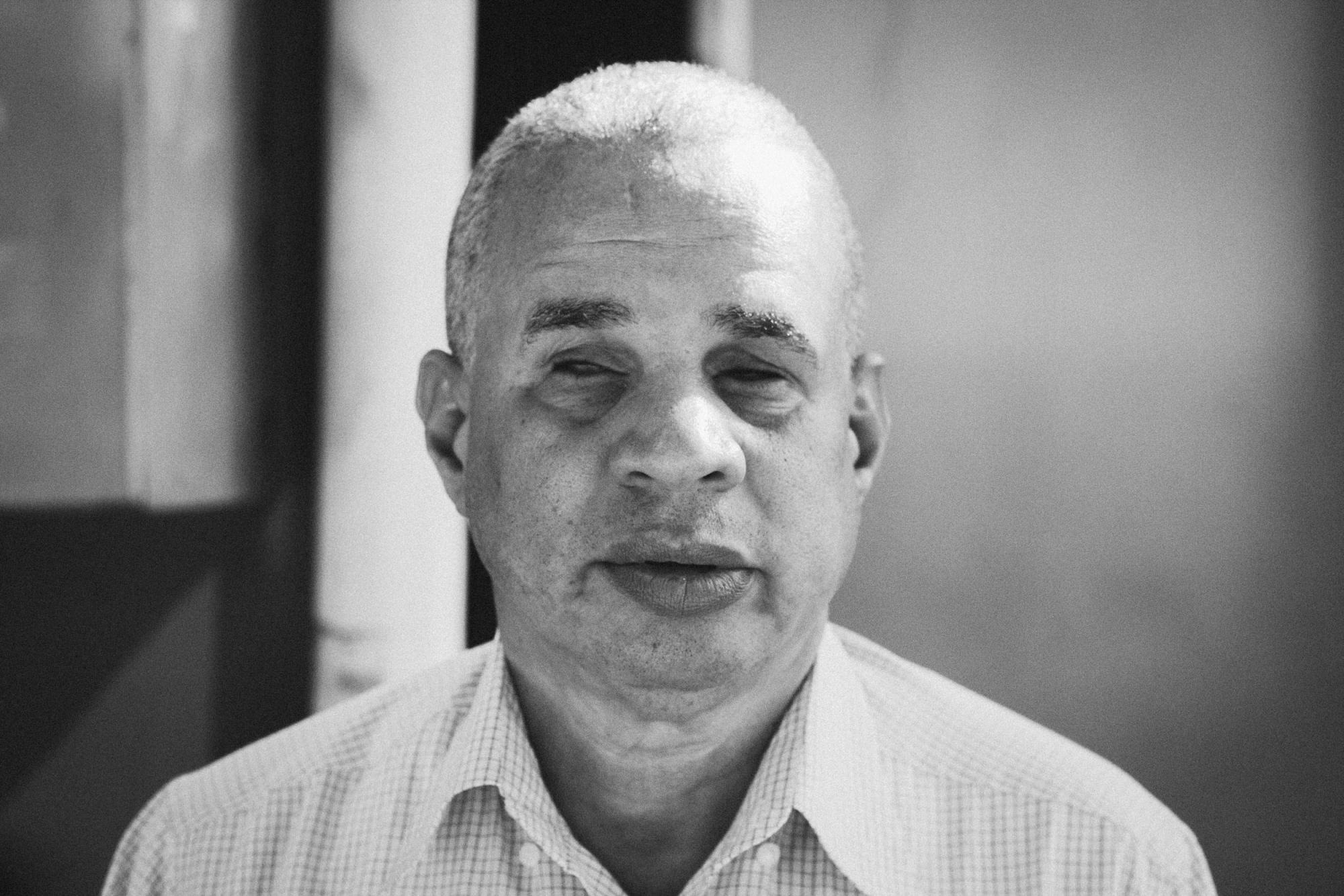 Pedro Pablo Rosario, tiene discapacidad visual desde los 12 años. Pide crear conciencia en la ciudadanía y al Estado.