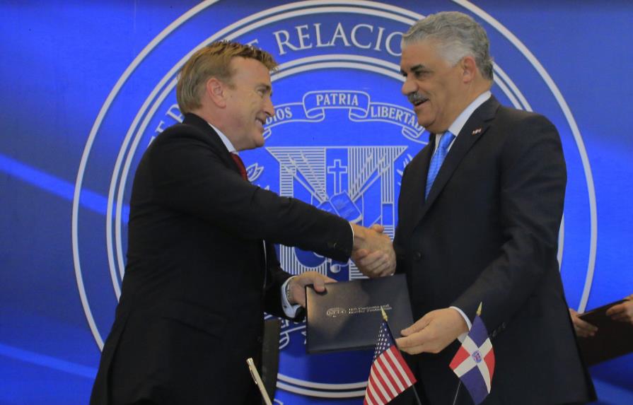RD y EE.UU. firman acuerdo aduanal de transporte aéreo  