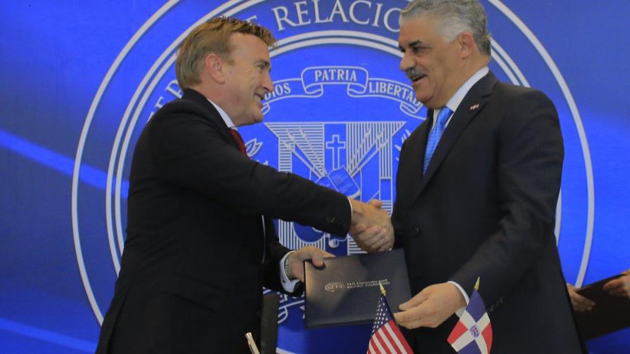 RD y EE.UU. firman acuerdo aduanal de transporte aéreo  