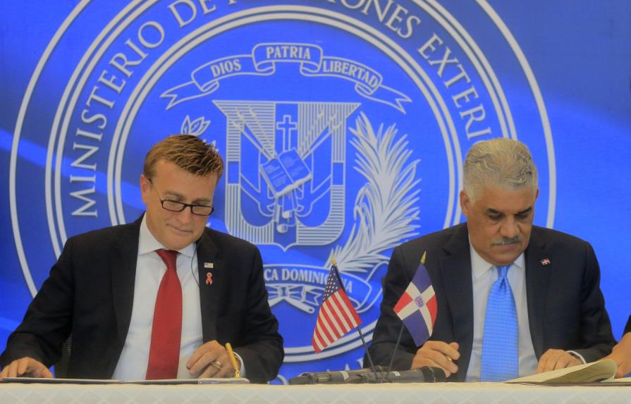 República Dominicana y Estados Unidos firman acuerdo de pre autorización aduanal de transporte aéreo  