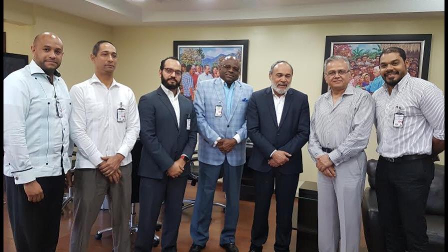 Director de OISOE se reúne con empresarios que denunciaron irregularidad en licitación Director de OISOE se reúne con empresarios que denunciaron irregularidad en licitación