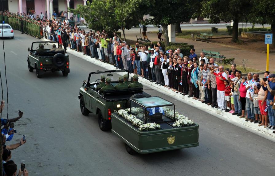 La caravana con las cenizas de Fidel Castro parte de Camagüey hacia Bayamo