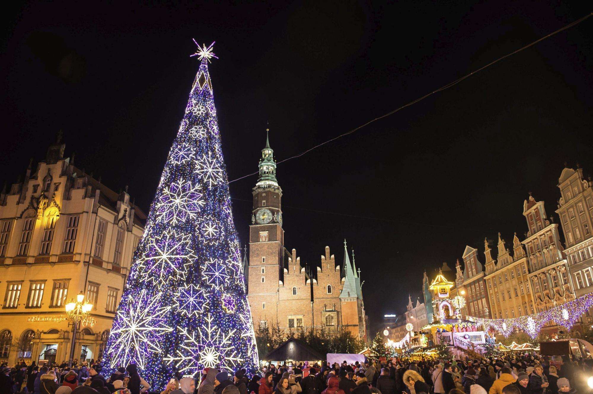 Árbol navideño gigante en Polonia