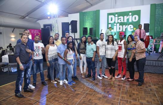 Diario Libre celebra con su planta de producción la Navidad
