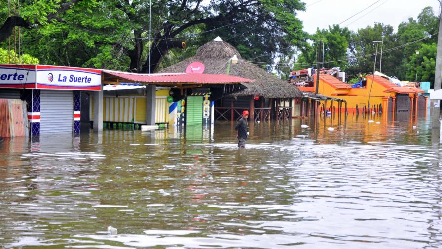 Crecida del río Yaque del Norte sigue causando estragos en Montecristi