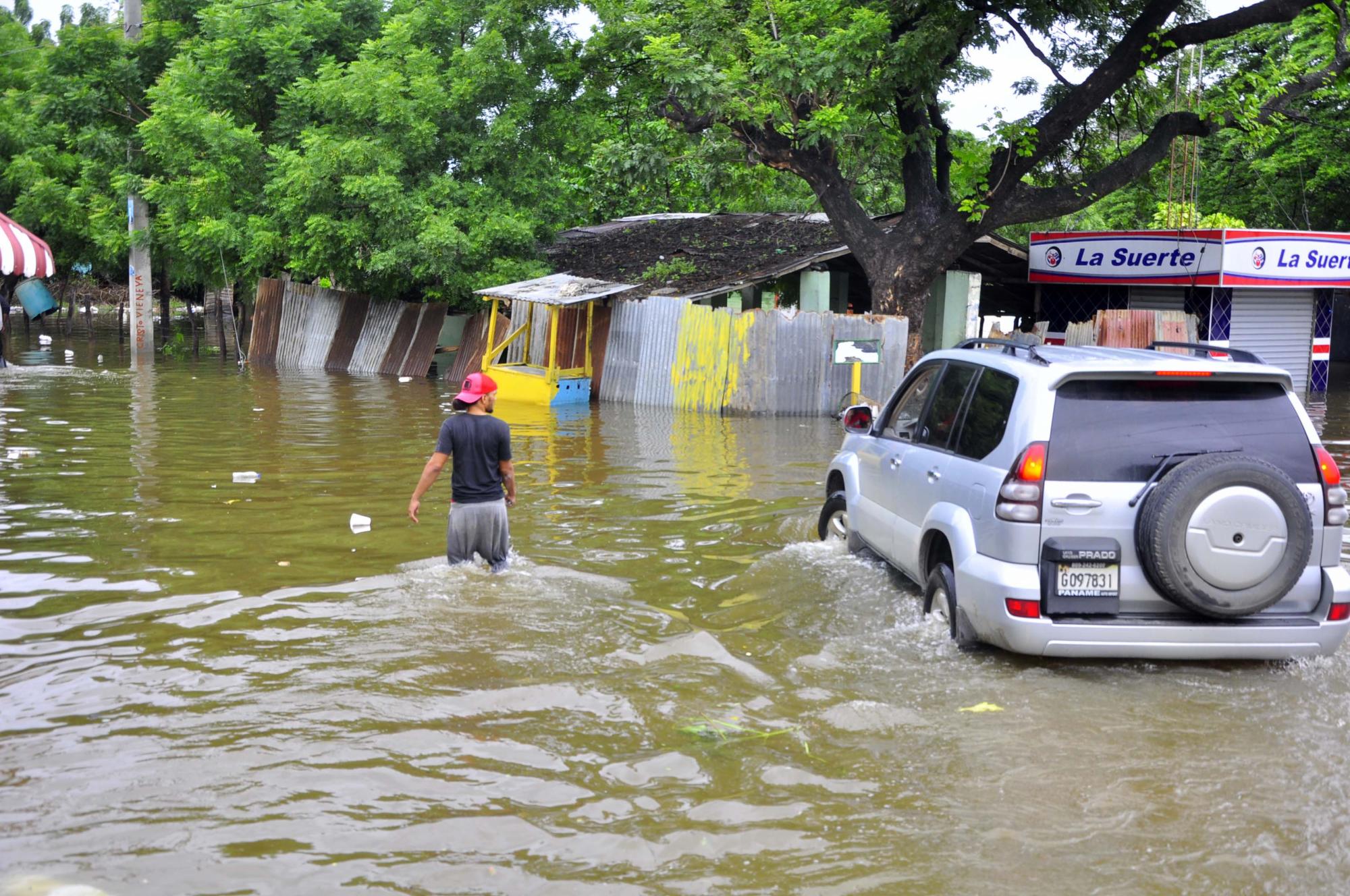 Cientos de casas han resultado afectadas por las inundaciones en Montecristi. 