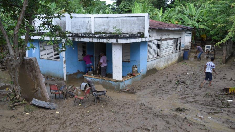 Después de las lluvias, aparecen brotes de leptospirosis, cólera y dengue 