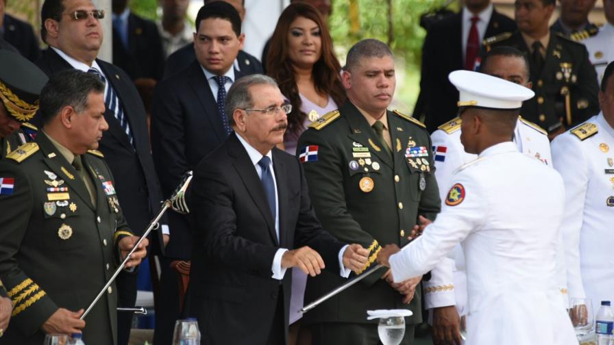 Danilo encabeza graduación de cadetes de la Academia Batalla de las Carreras