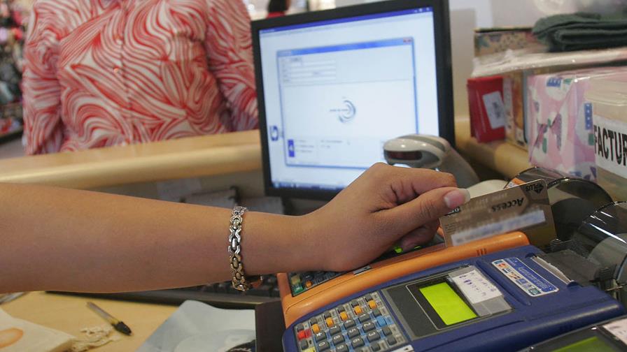 Apresan una pareja cuando intentaba realizar compras con tarjetas clonadas
