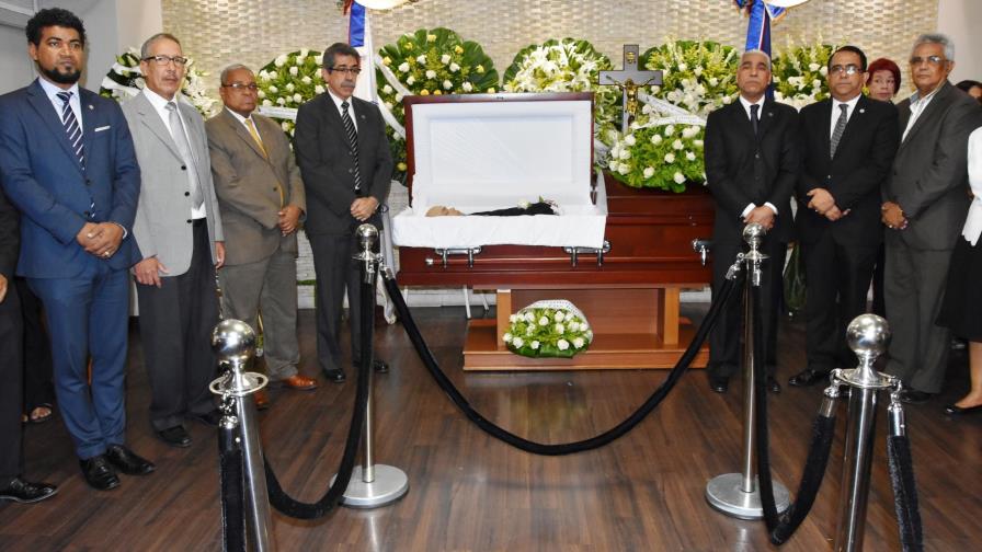 UASD rinde honras fúnebres a médico que murió en accidente de avioneta