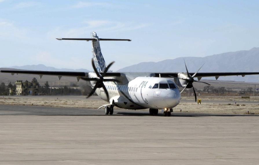 Un avión se estrella en Pakistán con 40 personas a bordo 