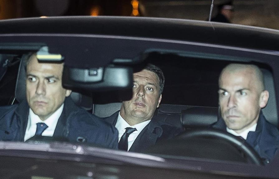  Renzi formaliza su renuncia al cargo de primer ministro de Italia