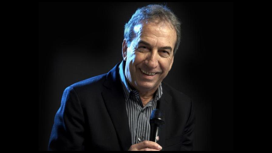 José Luis Perales le cantará a los enamorados