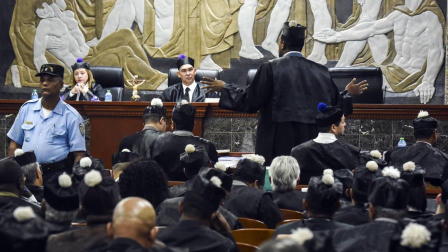 Tribunal Superior Administrativo leerá el jueves fallo amparo de empresarios
TSA leerá el jueves fallo del amparo de los empresarios Tribunal Superior Administrativo leerá el jueves fallo amparo de empresarios
TSA leerá el jueves fallo del amparo de los empresarios