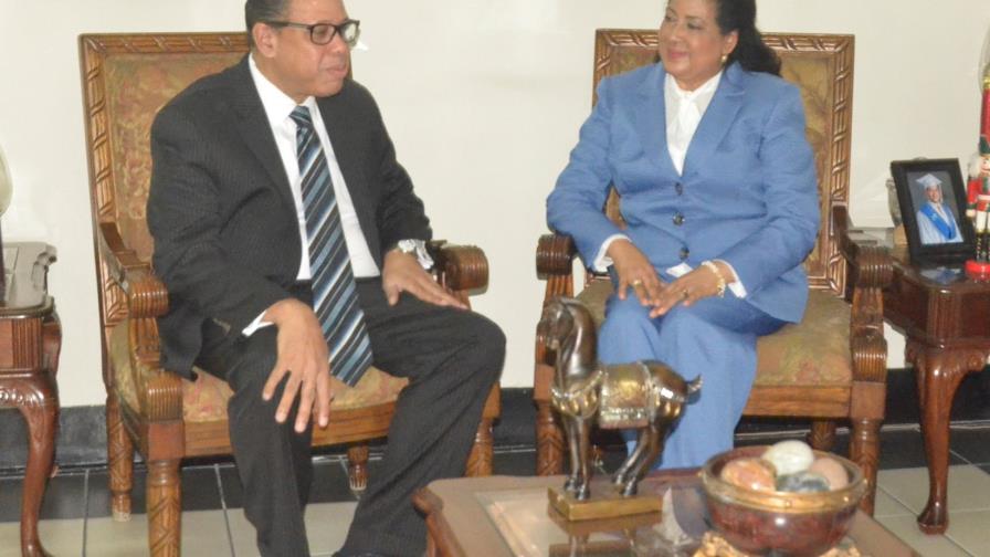 Director del Inposdom resalta aportes de la senadora Cristina Lizardo desde el Senado