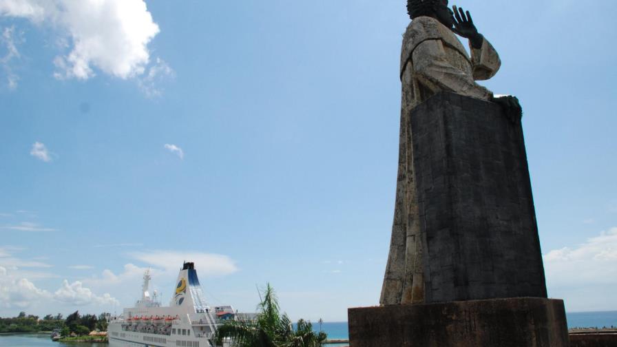 ADN anuncia remozamiento del monumento a Fray Antón de Montesinos