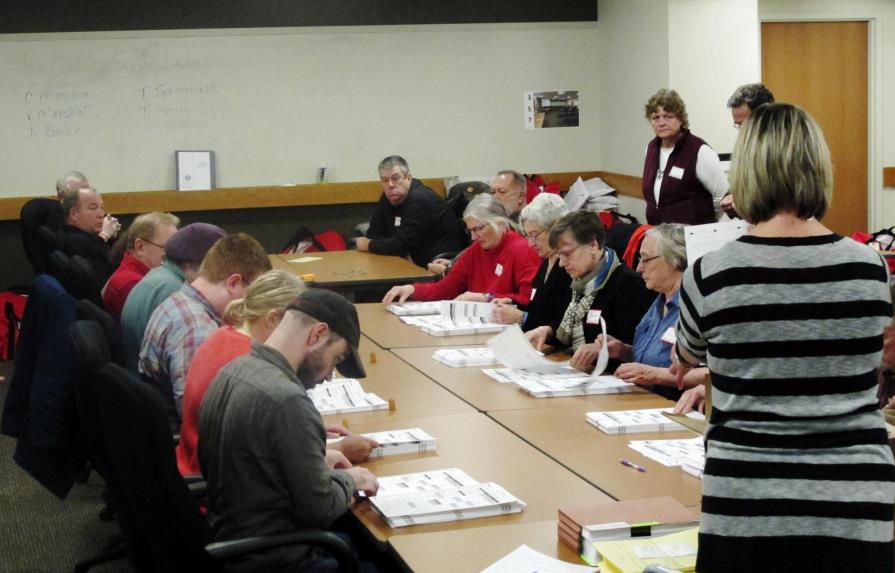 Wisconsin mantiene recuento de votos; Pennsylvania pendiente 