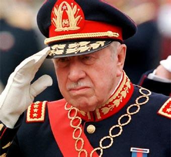 Diez años después de su muerte el legado de Pinochet perdura, su figura se desvanece
