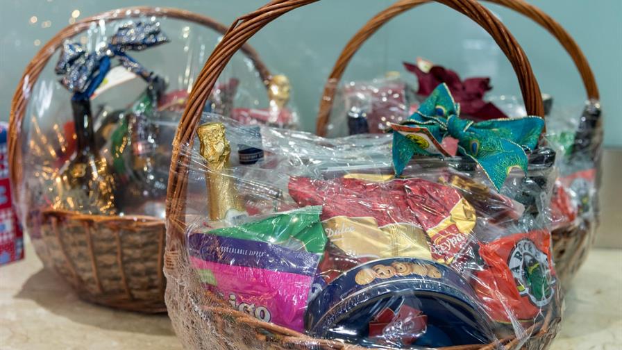 Gobiernos locales destinan millones en canastas y actividades navideñas Gobiernos locales destinan millones en canastas y actividades navideñas