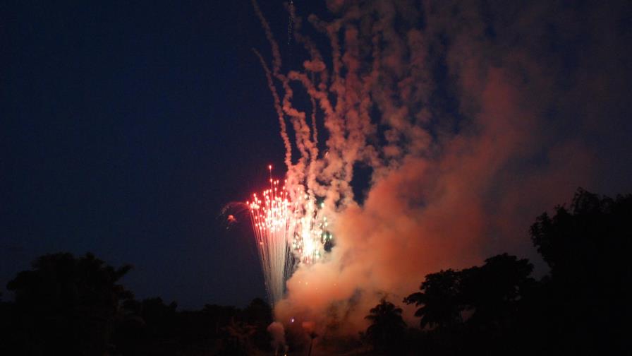 Advierten fuegos artificiales no pueden usarse sin autorización; país no reporta quemados