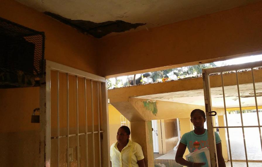 Deterioro de escuela en Guaymate pone en peligro a estudiantes y maestros