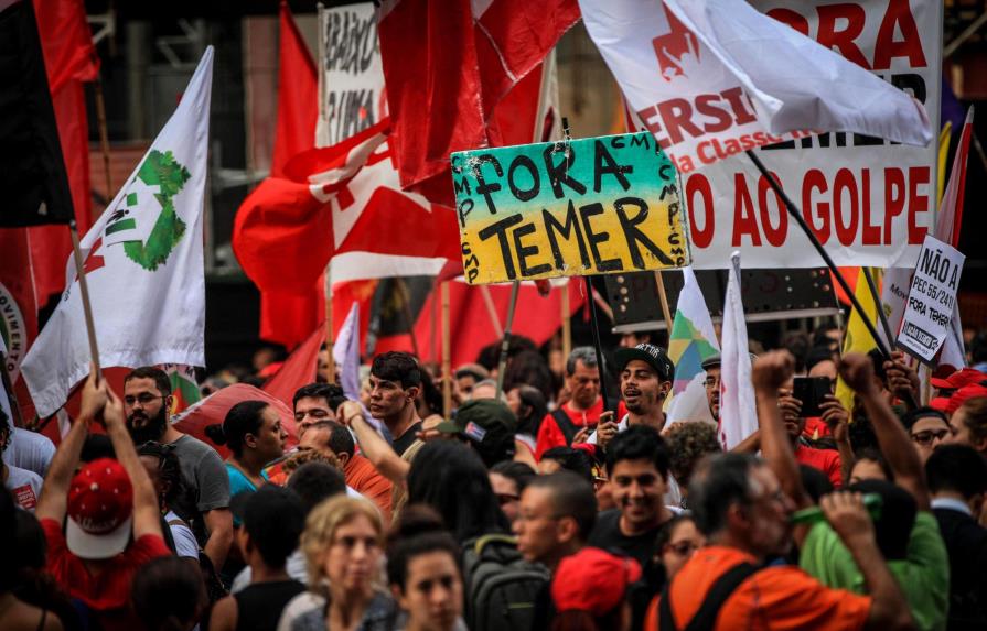 Brasileños expresan su hartazgo en medio de crispación política y económica