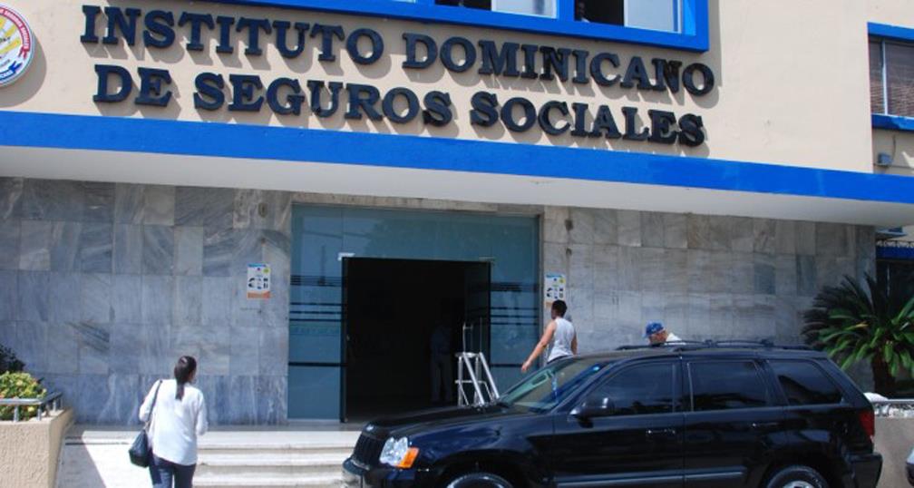 En el Seguro Social reclaman pago de doble sueldo