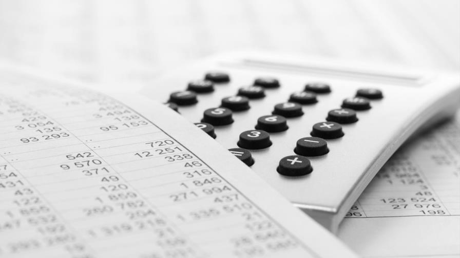 Plantean necesidad de reforma fiscal y controlar el gasto público 