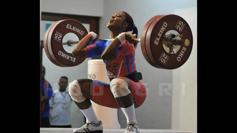 Crismely Santana gana medalla de bronce en Mundial de Pesas